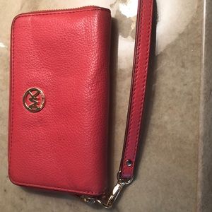 Michael Kors Wristlet/Wallet